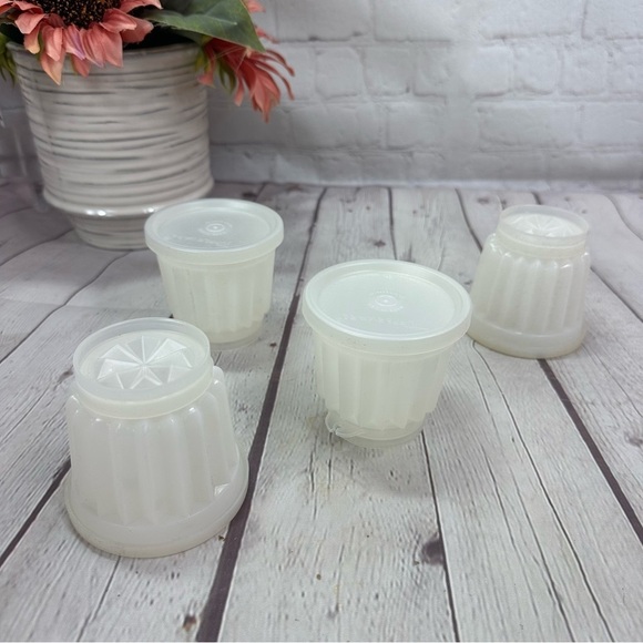 Tupperware Other - vintage tupperware jel-ette mold Set of 4 White Plastic Molds for Jell-o dessert